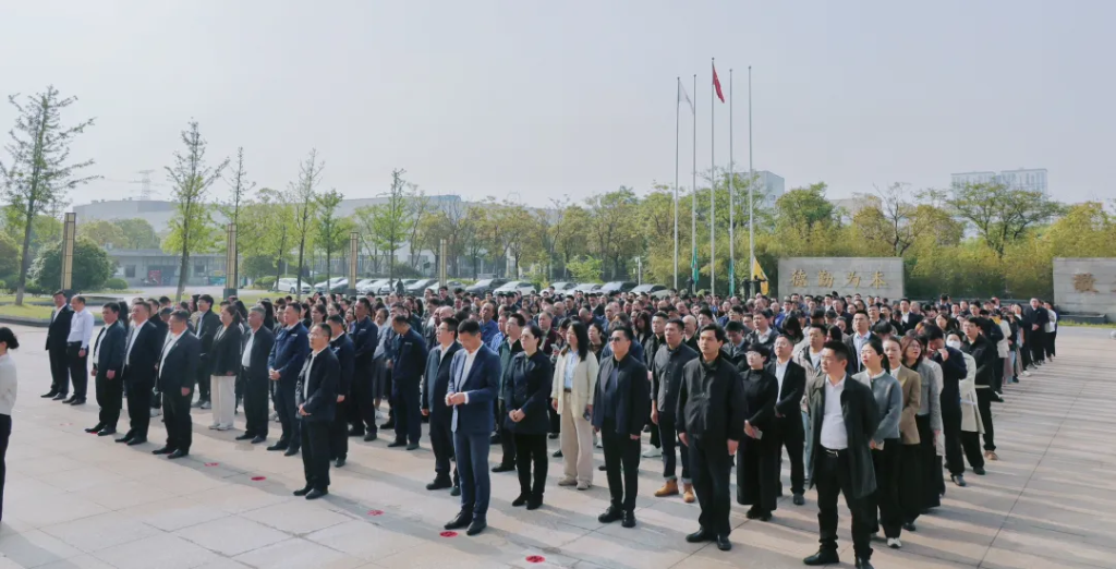 七秩问天路 携手探九霄 | 365英国上市官网举行第11个“中国航天日”升旗仪式